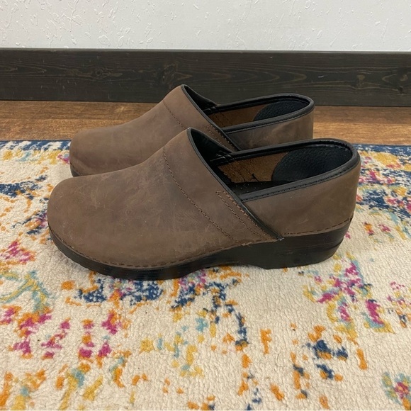 EASTLAND Leather clogs Made in Italy Womens size 9 - Picture 2 of 9